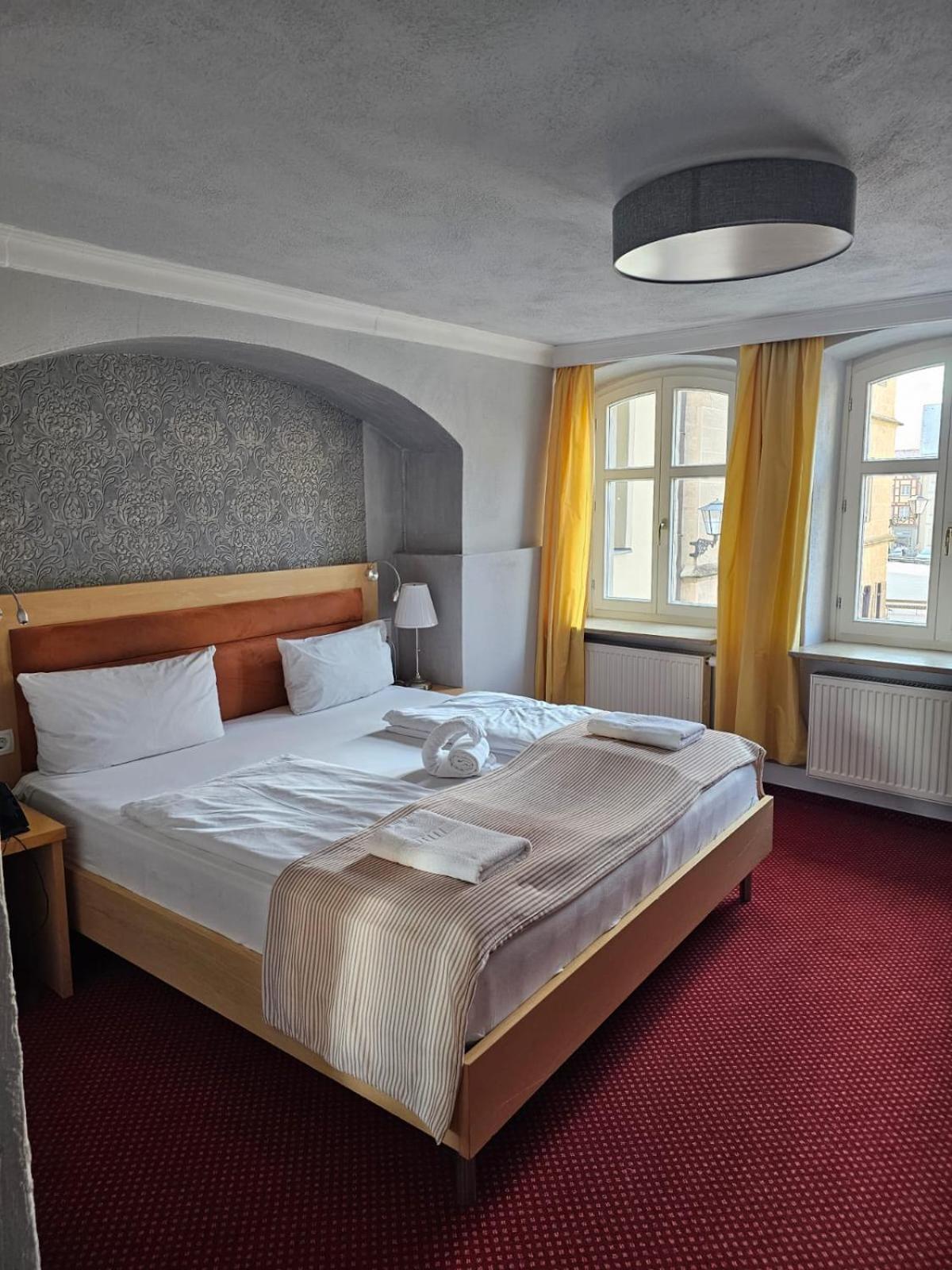 Hotel Goldene Rose Вайсенбург-ин-Байерн Экстерьер фото